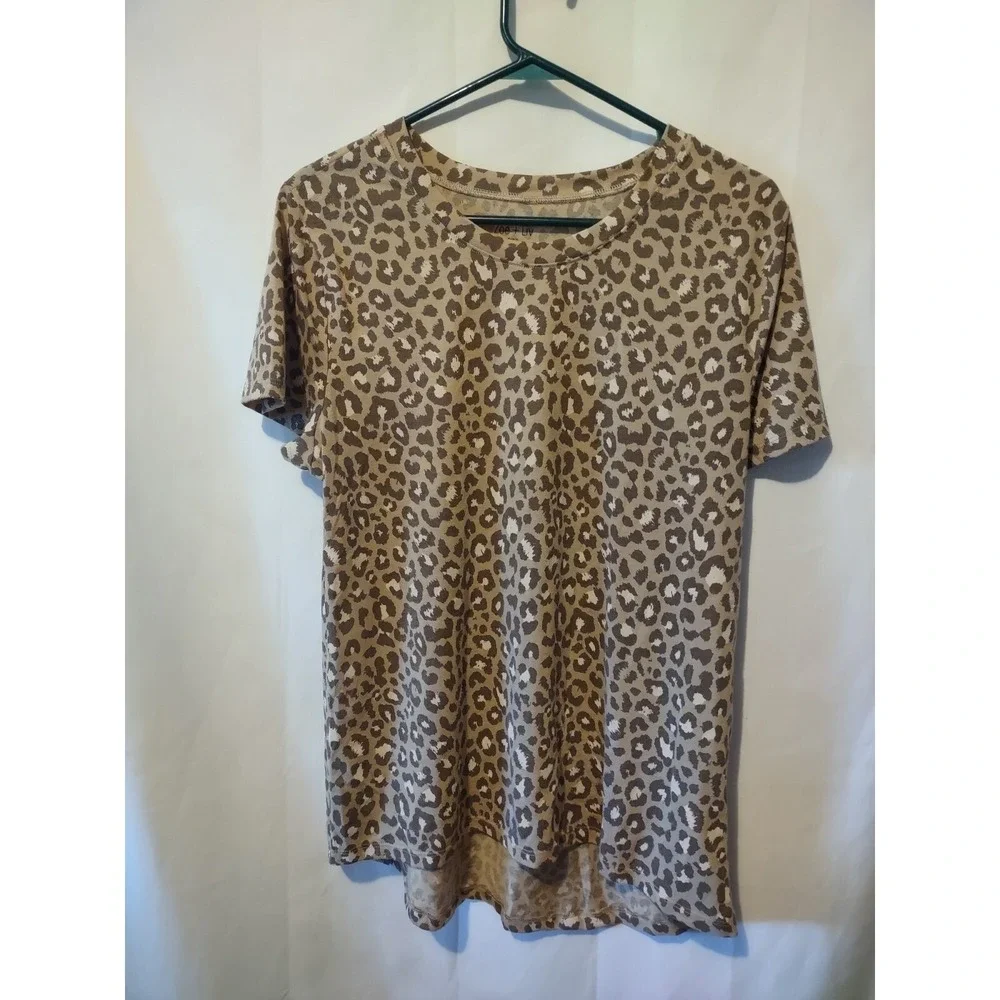 Zoe + Liv Top Women XXL Leopard Print Boho Streetwear Tan Brown High Low T-Shirt